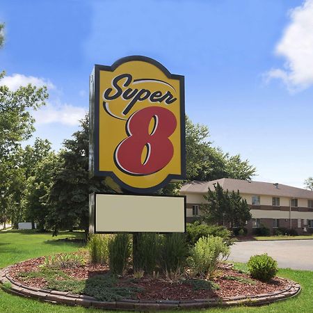 Готель Super 8 By Wyndham Whitewater Wi Екстер'єр фото