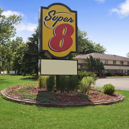 Готель Super 8 By Wyndham Whitewater Wi Екстер'єр фото